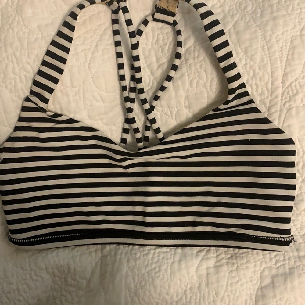 Black and white lulu lemon sports bra